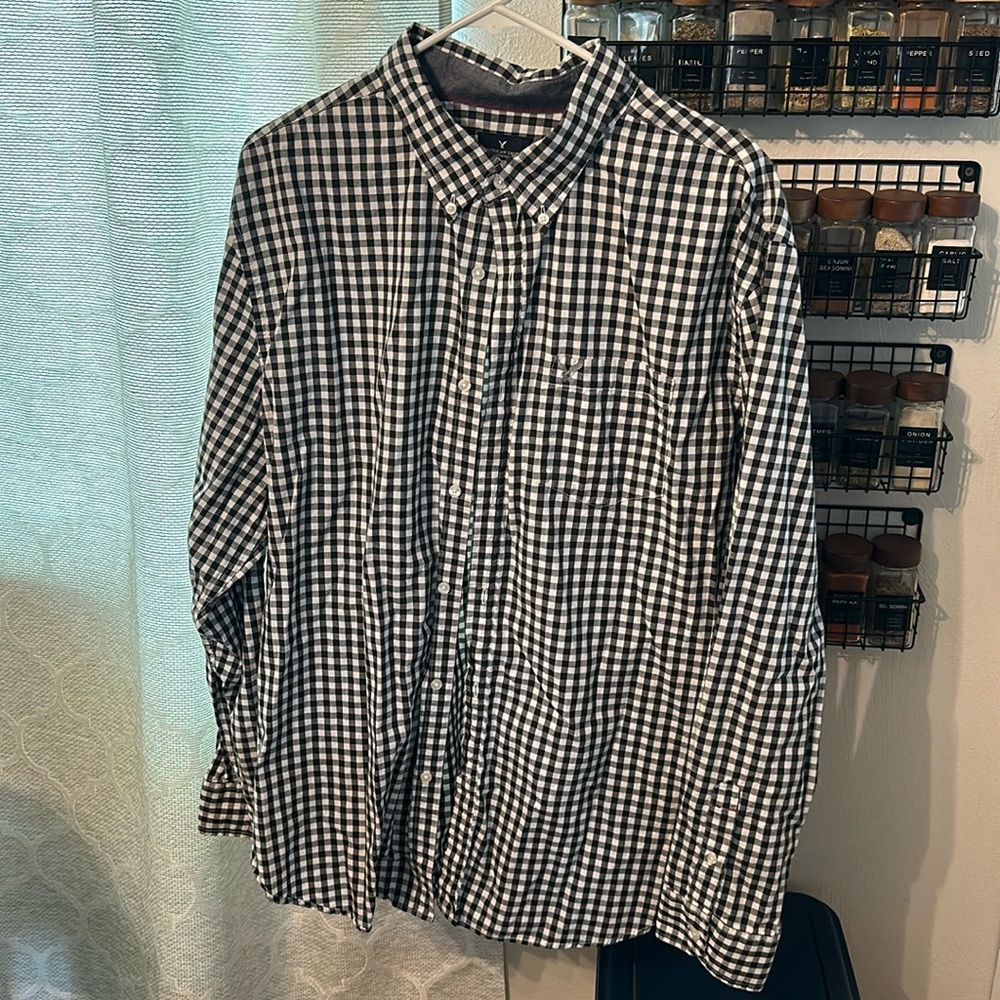 American Eagle Button Up